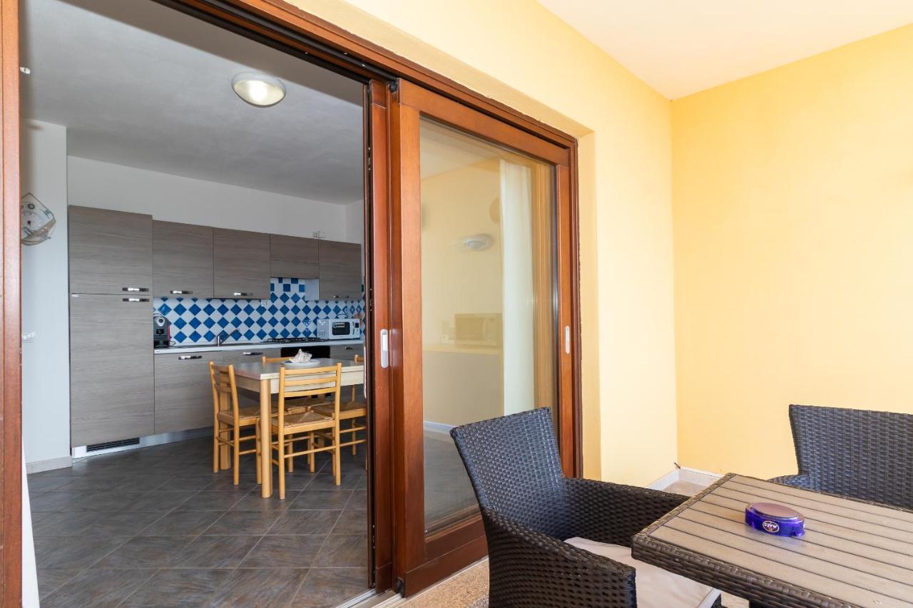 Appartamento Con Piscina 03 Trinità dʼAgultu Exterior foto