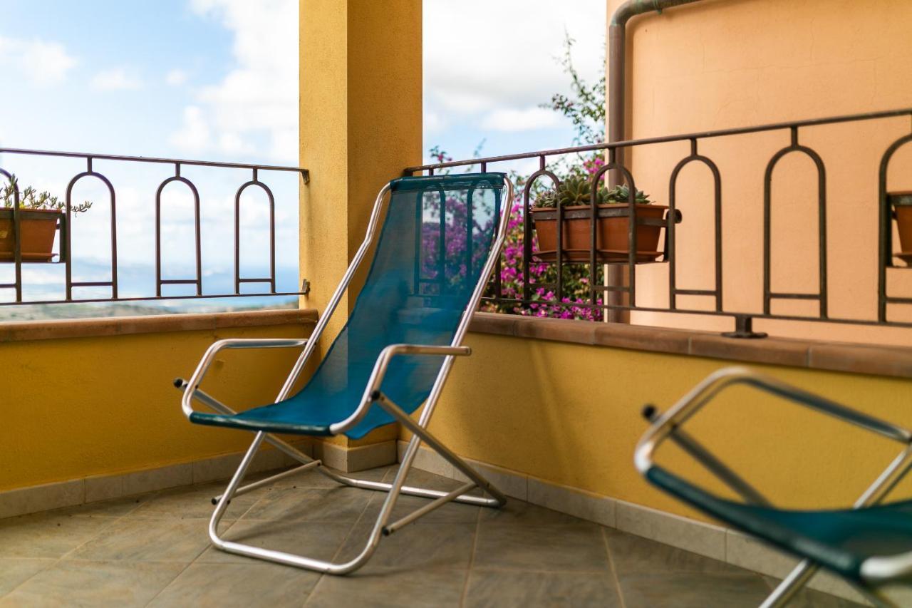 Appartamento Con Piscina 03 Trinità dʼAgultu Exterior foto